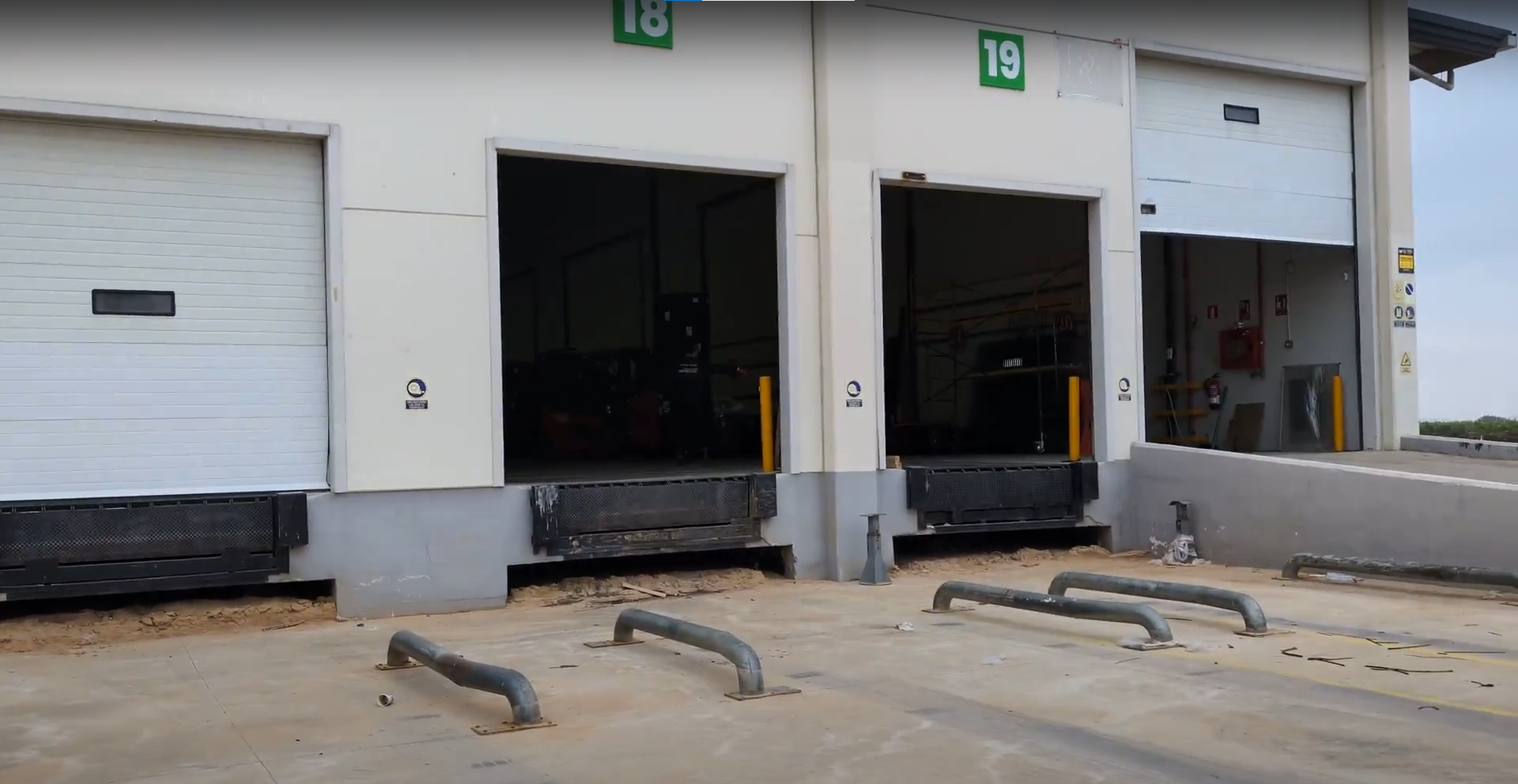 entrada almacen centro logistico andres zamora