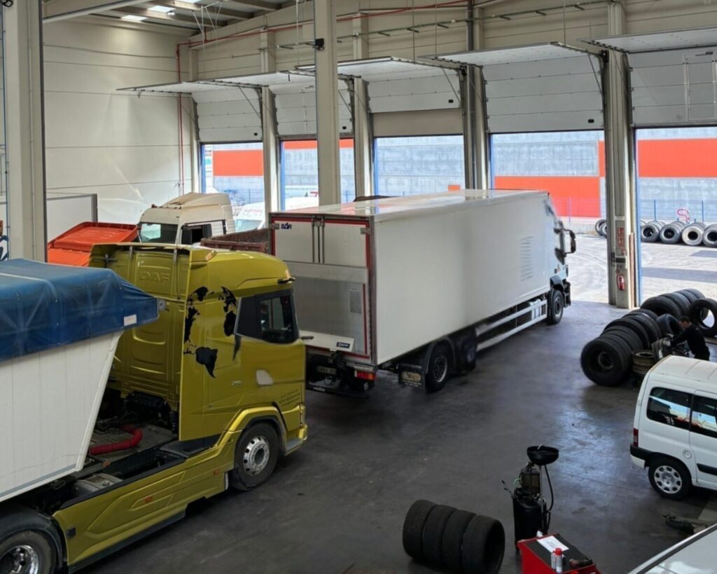mantenimiento preventivo de flota de camiones en taller industrial